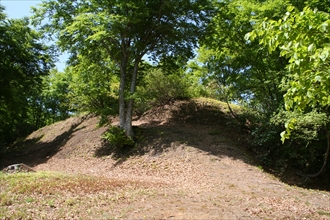 �{�s�̓y��