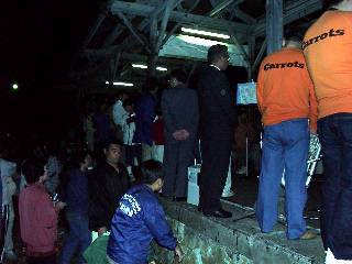 �ŏI�d�Ԃ�҂���т�ܐ�w