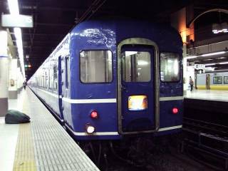 ���̎j��ŕs�l�C�ɑ���������A�k���������w