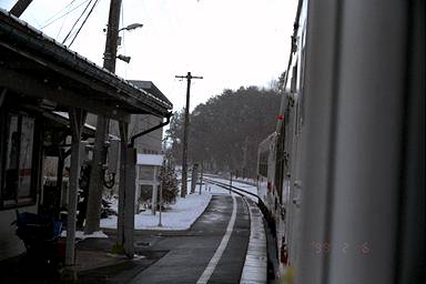 ���ː��̘r�ؐM���@�H