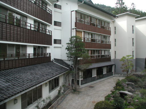 �����ƒ���@2004/4/30�B�e