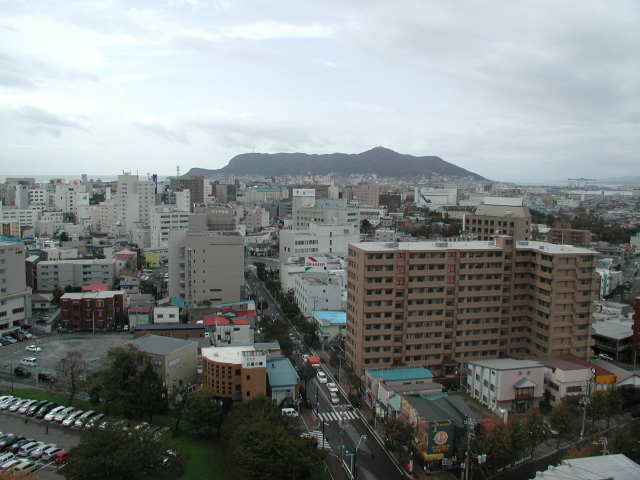 �ܗŊs�^���[���璭�߂����َR�ł��B���َR�����ꂢ�ɎB�ꂽ�ʐ^�����Ȃ������ł��B���Ƃ����P�C�Q�����炢�ł��B