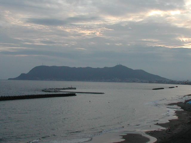 �z�e������B�e�������َR�ł��B����ς�ڂ���ʂ��Ă���Ȃ��B