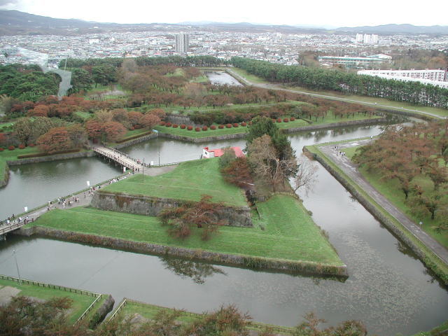 �������ܗŊs�Q�B���������΁A���̋ߏ��ɂ���ȏ㍂���^���[���ł���Ƃ����\���s�`�w�h�̉^�]�肩�畷���܂����B��������Ȃ�S�i���B�e�B�e�ł���̂����B