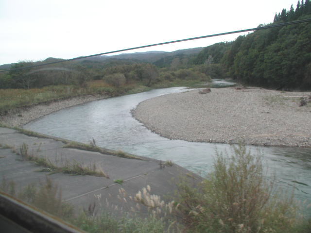 �ԑ����3�A���V�C���悯��΁A���̐�ʂ��P���Č�����̂ł��B�ƂĂ����ꂢ�Ȃ�ł��B