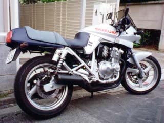 250 �Ƃ��Ă͗ǂ��ł����o�C�N�������B�������Ƃ��������́A���ꂪ�o��Ƃ킩�������_��6�N�����������o�C�N�̃u�����N�Ƀs���I�h��łƂ��ƌ��f�����̂�����