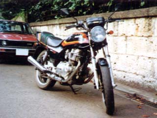 ������ƌ��Â炢���G���W���u���b�N���t���[���̈ꕔ�ƂȂ�_�C�������h�^�C�v