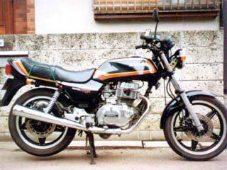 ���̓����A250 �Ńg���v���f�B�X�N�u���[�L�������̂͋M�d������