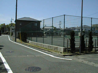 �e�j�X�R�[�g�O���E���h����