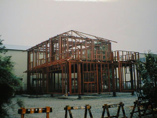 �S�����[�����\���̋��