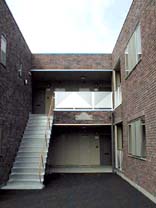 �����̐��ʃG���g�����X