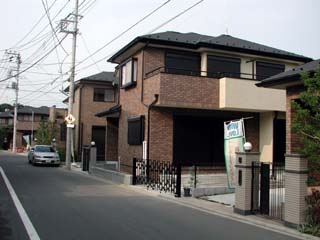 �X���݂Ƃ��đ��̉Ƃ��^�C������