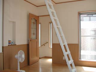 �K�i���烊�r���O�ɓ������Ƃ���