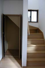 �K�i�Ƃ��̉�����Ԃ𗘗p�������[