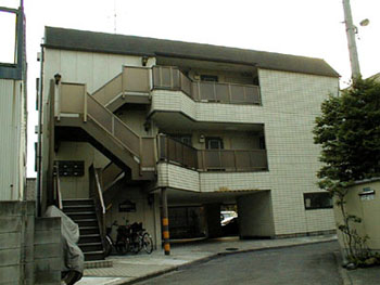 1�K�͒��ԏ�