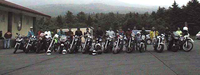 ���ɕ��񂾎Q�������o�[