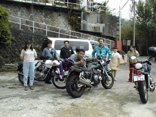 �y���فz�̒��ԏ�ɂ�