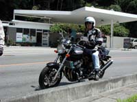 ���E2�{�o���d�l�� CB400SF-S �Ƃ`�쎁