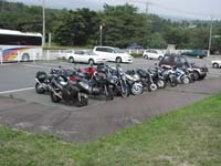 �q��̒��ԏ�