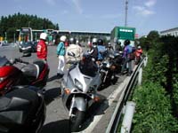 ��� �h�b�ň�U��܂��Ă���