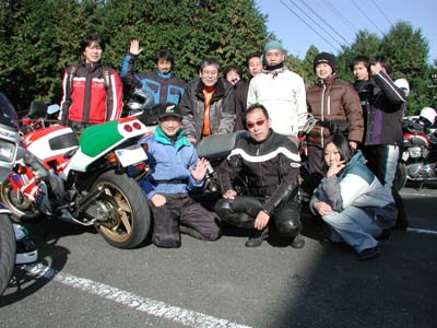 �y���쑺�ӂꂠ���Z���^�[�@�ʏ��̓��z�̒��ԏ�ɂ�