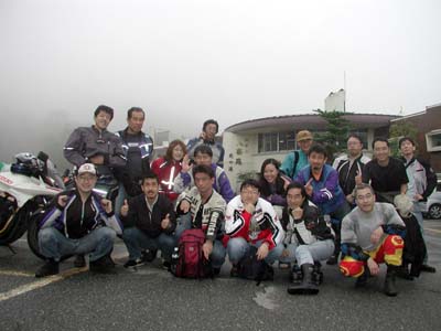 �y�������F���̓��z�̌������o�b�N�ɁB�ʐ^�A�Ƃ����ƃq�g�̓��Ɏw�Ŋp���Ă���Ƃ������C�^�Y��������q�g���K����l�͂���Ȃ�....�i�O�O�G