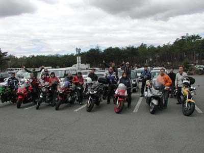 �e�����Ԃƕ���ł̃V���b�g�B�ł����̗�̐l�͈��Ԃ��قƂ�ǎʂ��Ă��Ȃ��E�E�E�Eorz