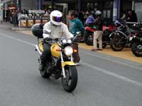 �j��������