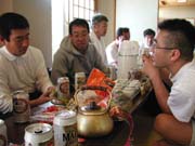 �x�݂̓s���ŋv�X�Q���̂l�����𒆐S�ɐ���オ��