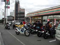 �悤�₭�x�߂��R���r�j