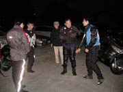 �u����`�A�����ł��˂��v�@�F�^�~�����ɂ�������炸�����ɐk���Ă���