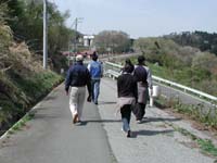 �����e�N�e�N�����Ă����ƁA�O���ɂ��X���B�V���b�N�Ȃ̂́A�E�艺���瓹������Ă��Ă��邱�Ƃ��B�Ȃ񂾁A�o�C�N�ł����܂ŗ��ꂽ�񂶂�Ȃ����I�����ė��邱�ƂȂ������Ȃ��B�ł��܂��A���N�̂��߂ɂ͂������Ƃ��H....(^^;