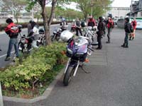 �l�D�h ������ SV400S�B�l�D�h ����������e�̃R���r�j�Ȃ̂ŁA�܂��g�@�^�]���ĂȂ������H�i�O�O�G