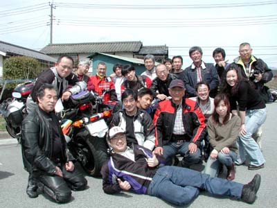 �y���ԁz�̒��ԏ�ɂ�