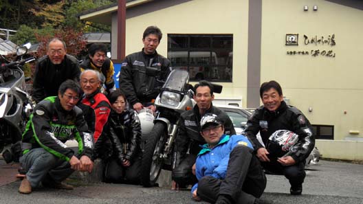 �Ђ߂����̓��i�����x�S�j�A���j�̒��ԏ�ɂāE�g�{����KATANA�ƂƂ���