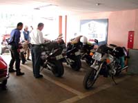 �N���}1�䕪�̃X�y�[�X�Ƀo�C�N7���u����