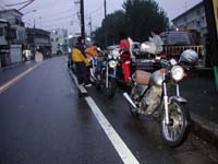 �ӂ�͂܂��Â��A�H�ʂ��G��Ă���