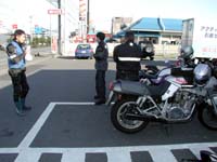 �Z���^�[�X�^���h�𗧂Ă� KATANA �����Ăn�쎁�u���I�H�܂��Ȃɂ��g���u���H�v....(^^;�@����9���x�ŃL���u�g���u�����������̂ŁA�Z���X�^���Ă� KATANA ������ƁA�܂������g���u����Ƃ��K�v���A�Ɛg�\���Ă��܂��n�쎁�ł�����