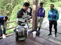 �l�D�h ���������Q�����L�����v����̈ꕔ�Ŗ��X�`�̃f���o���[�T�[�r�X�����Ă��ꂽ�B���̌エ���̃T�[�r�X��