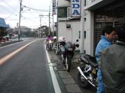 �j�{�������@�H�ʂ����������Ă���