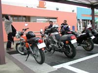 ����r�`�̃o�C�N��p���փX�y�[�X�ɂ�