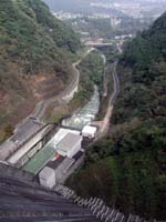 �D�� 100 m �͂��낤���A�Ƃ������̍��፷�I�@�������|�ǎ҂ɂ͖ڂ�����ލ������i�O�O�G