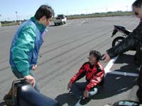 �u�`�J�����`�I�v�ƒn�ׂ��ɍ��荞�ނg�D�h ����