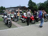 ���{���ɓ���