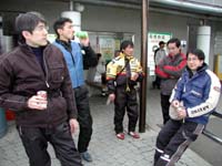 ���Ão�C�p�X�B��̃p�[�L���O�E���� PA �ɂāB���������Ȃ��Ă������炩�A�݂ȍA�������Ă���