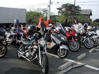 �o������1���Ԕ��ŃR���r�j��