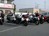 �ʐ^�ɂ͎ʂ��Ă��Ȃ����ǒ��ԏ�͂������L��