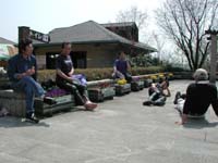 ���ԏ�e�ɂ���x�e�X�y�[�X�B�܂��������o�C�N���́A�ǂ��ł��Q���]����񂾂���....(^^;