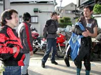 �u�����A�����v�Ƒ����W���P�b�g��E���n�쎁�B���̓��A�Ȗ؂ł�24���A�����ł�21���Ȃ̂ŁA����̃W���P�b�g���Ɗ��т�����肾�낤