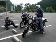 �g�D�h �����i���j�͂̂�т�^�o�R���z���Ă���B�^�o�R���z���I�����m�쎁�i�E�j����ɔ��i������